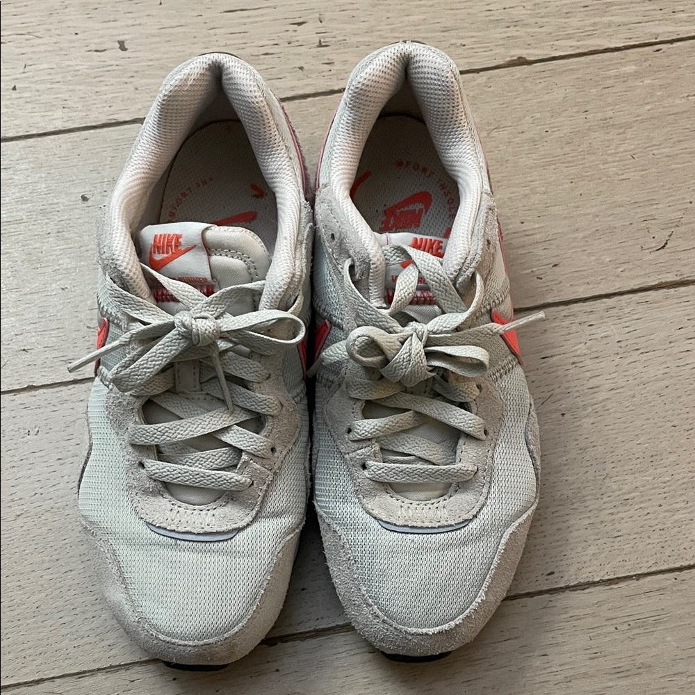 Nike women’s MD Runner